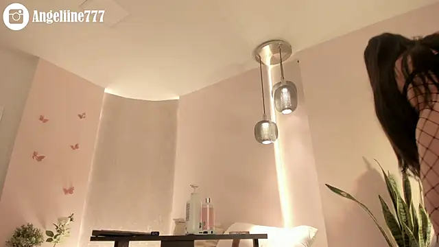 Snapshot of angeline-777 chatting on February 2026 01:10:01 PM angeline-777 online show from February 2026 01:10:01 PM