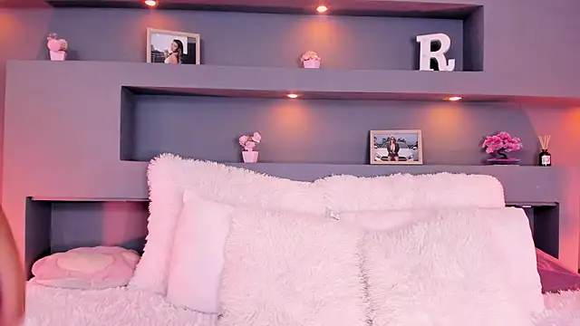 rosemonrooe online show from September 2025 02:34:01 PM