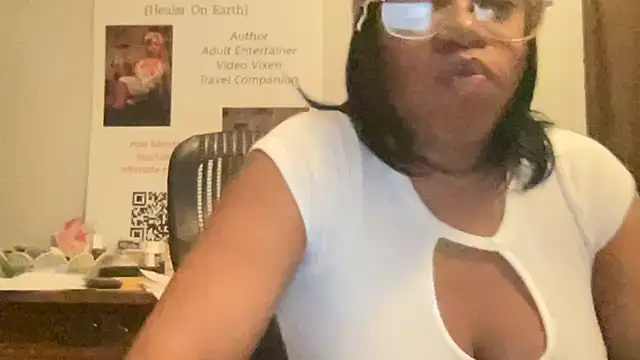 MommyConfident online show from June 2026 05:41:01 AM
