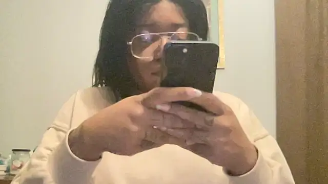 MommyConfident online show from January 2026 12:47:02 AM