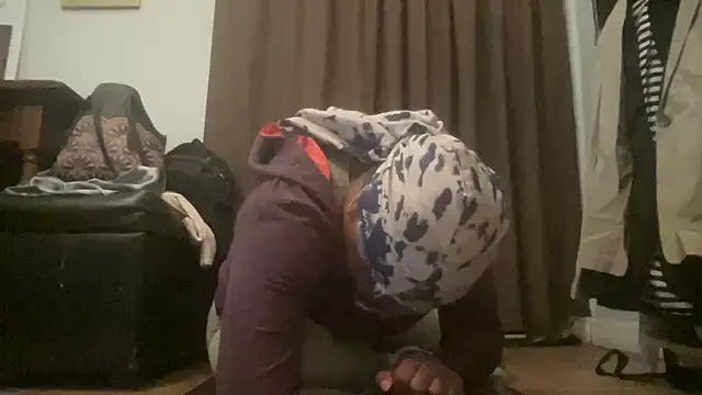 MommyConfident online show from April 2026 05:14:02 PM