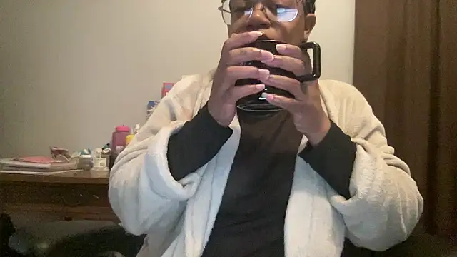 MommyConfident online show from January 2026 02:00:02 PM