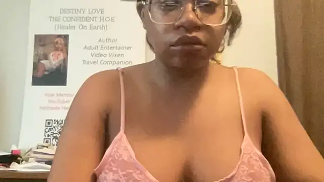 MommyConfident online show from June 2026 06:19:02 PM