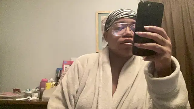 MommyConfident online show from January 2026 10:49:01 PM