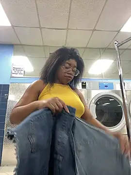 MommyConfident online show from July 2026 01:49:02 AM