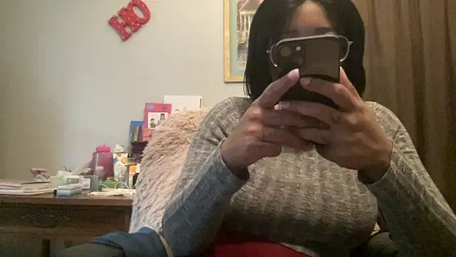 MommyConfident online show from December 2025 02:39:01 PM