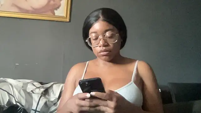 Snapshot of MommyConfident chatting on September 2025 05:53:02 PM MommyConfident online show from September 2025 05:53:02 PM