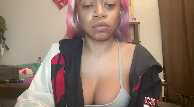 Snapshot of MommyConfident chatting on March 2025 10:11:01 PM MommyConfident online show from March 2025 10:11:01 PM