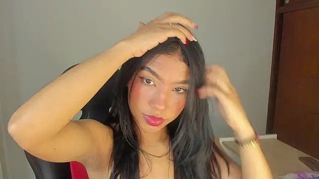 Snapshot of samy_jonnes_ chatting on December 2024 02:06:02 AM samy jonnes online show from December 2024 02:06:02 AM