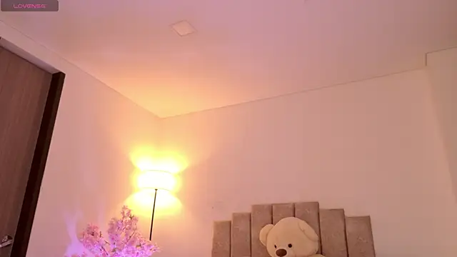 KaylaCollinsX online show from April 2026 10:35:02 PM
