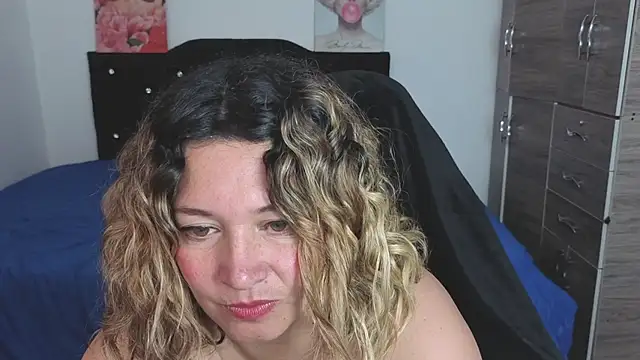 Snapshot of Devil_Sara chatting on June 2026 05:28:02 PM Devil Sara online show from June 2026 05:28:02 PM