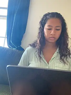 VanessaBling online show from November 2025 04:21:01 PM