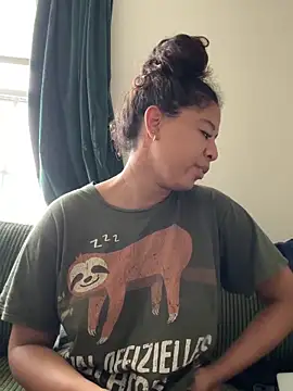 VanessaBling online show from November 2025 04:07:01 PM