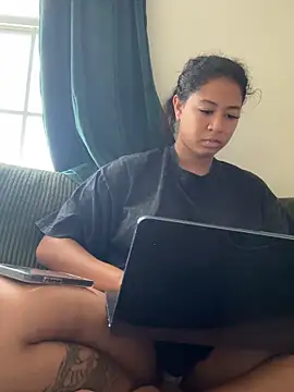 VanessaBling online show from December 2025 04:00:01 PM