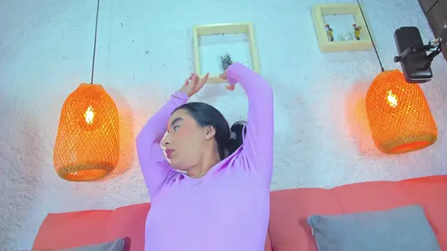 emiily s online show from November 2025 12:09:01 PM