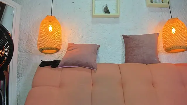 emiily s online show from December 2025 12:04:02 PM