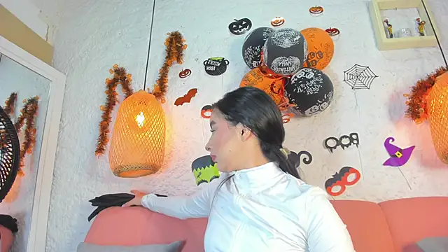 emiily s online show from October 2025 12:02:01 PM