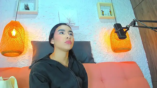 emiily s online show from October 2025 12:06:02 PM