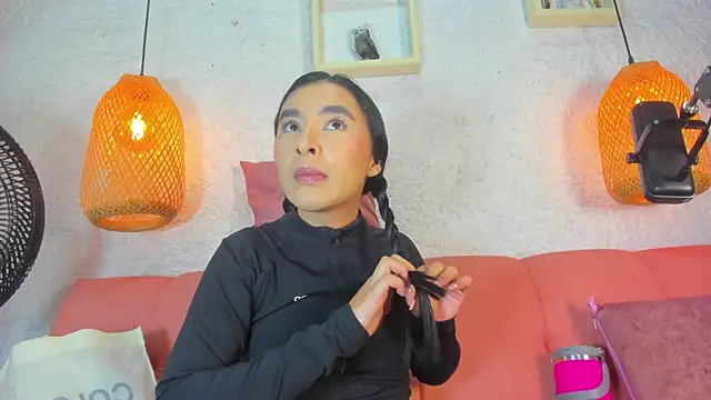 emiily s online show from November 2025 12:10:02 PM