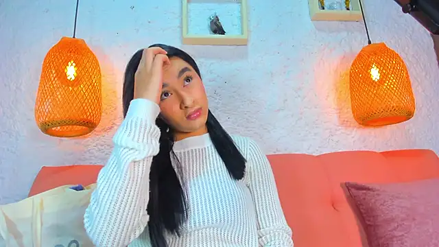 emiily s online show from November 2025 12:05:01 PM