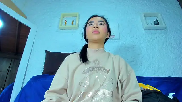 emiily s online show from March 2025 12:04:02 PM