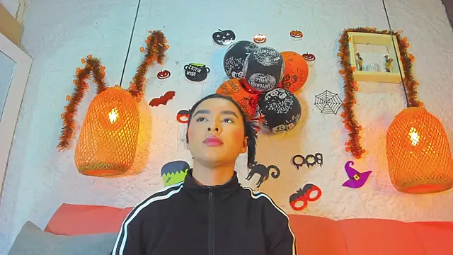 emiily s online show from October 2025 12:03:01 PM