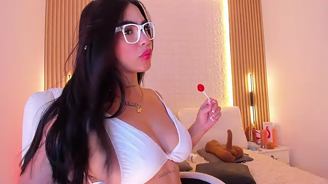 alyssa vargas online show from October 2025 03:35:02 PM
