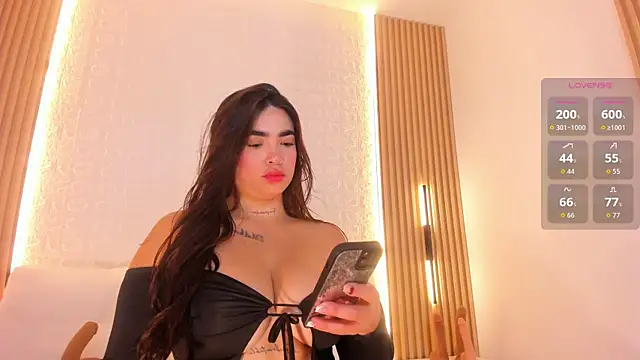 Snapshot of alyssa_vargas chatting on February 2026 06:24:02 AM alyssa vargas online show from February 2026 06:24:02 AM