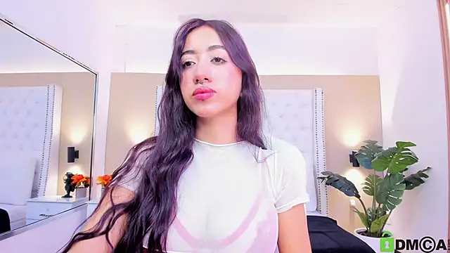 Snapshot of celeste_wayne chatting on November 2025 07:30:02 PM celeste wayne online show from November 2025 07:30:02 PM