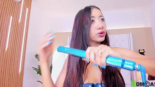 Snapshot of celeste_wayne chatting on September 2025 03:17:01 PM celeste wayne online show from September 2025 03:17:01 PM