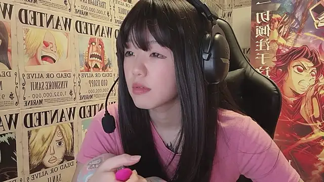 Snapshot of SNAKEgirlQAQ chatting on May 2026 04:24:01 PM SNAKEgirlQAQ online show from May 2026 04:24:01 PM