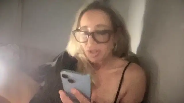 ALEXADANIELLE online show from February 2025 01:19:01 AM