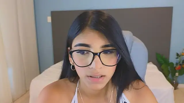 maiaa ruiz online show from October 2025 03:00:01 PM