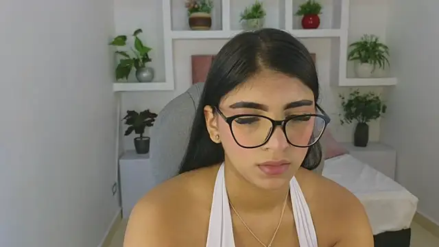 Snapshot of maiaa_ruiz chatting on May 2026 01:10:01 PM maiaa ruiz online show from May 2026 01:10:01 PM