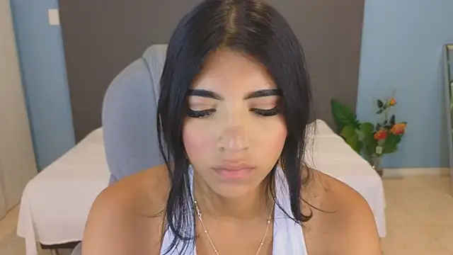 Snapshot of maiaa_ruiz chatting on October 2025 03:30:01 PM maiaa ruiz online show from October 2025 03:30:01 PM