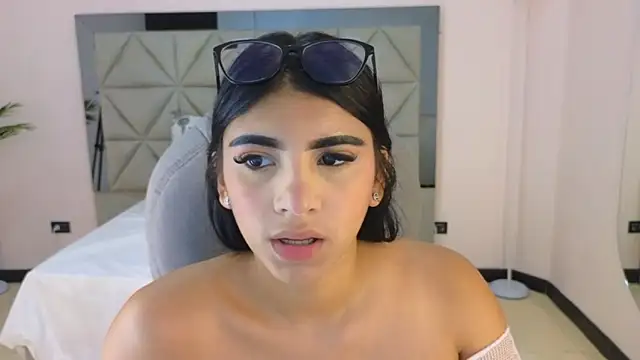 Snapshot of maiaa_ruiz chatting on February 2026 02:39:02 PM maiaa ruiz online show from February 2026 02:39:02 PM