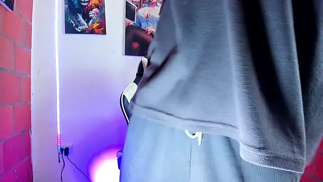 Liam lee online show from March 2026 01:18:02 PM