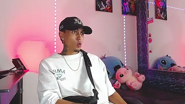 Liam lee online show from November 2025 07:51:01 PM