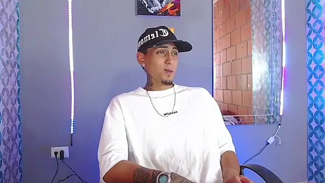 Liam lee online show from April 2026 08:55:02 PM