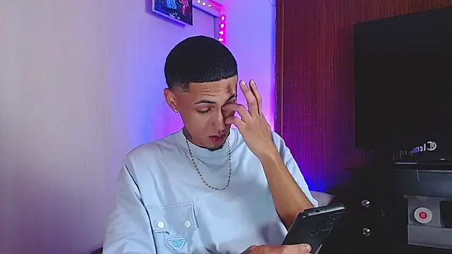 Liam lee online show from November 2025 03:12:01 PM