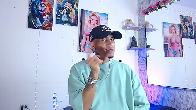 Snapshot of Liam_lee chatting on September 2025 01:39:02 PM Liam lee online show from September 2025 01:39:02 PM