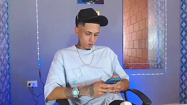 Liam lee online show from June 2026 08:35:02 PM