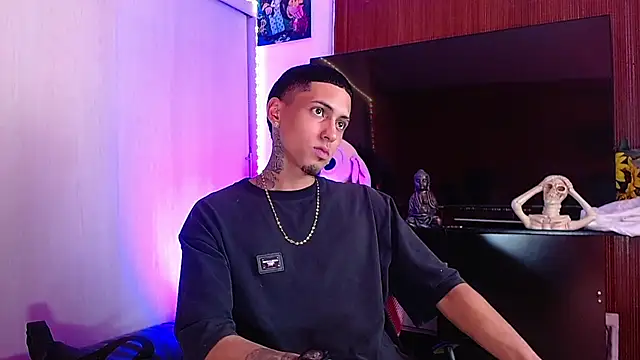 Liam lee online show from December 2025 06:29:02 PM