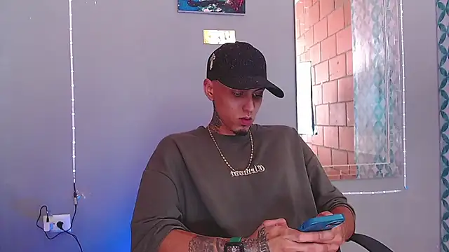 Snapshot of Liam_lee chatting on June 2026 09:34:01 PM Liam lee online show from June 2026 09:34:01 PM