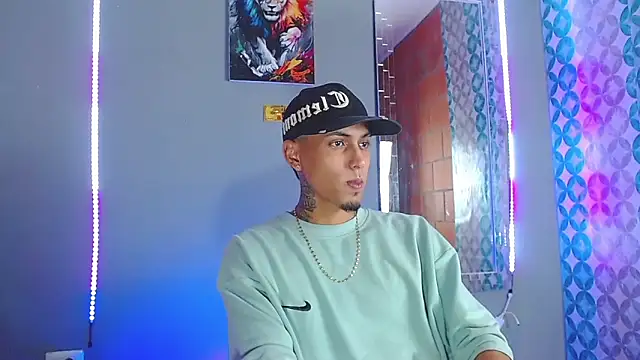 Liam lee online show from April 2026 11:22:01 PM