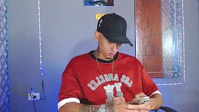 Snapshot of Liam_lee chatting on June 2026 08:58:02 PM Liam lee online show from June 2026 08:58:02 PM