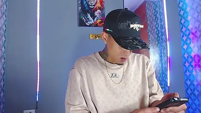 Liam lee online show from April 2026 11:44:01 PM