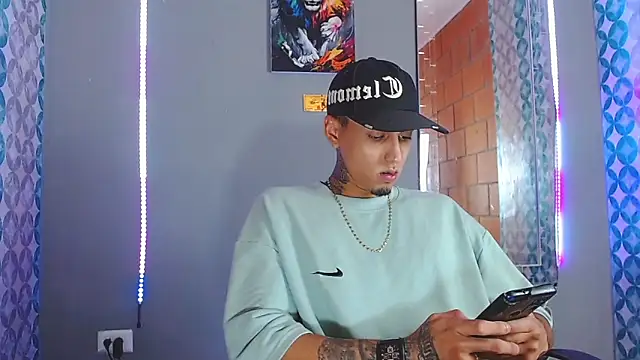 Liam lee online show from May 2026 09:09:01 PM