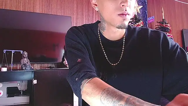 Liam lee online show from December 2025 08:03:02 PM