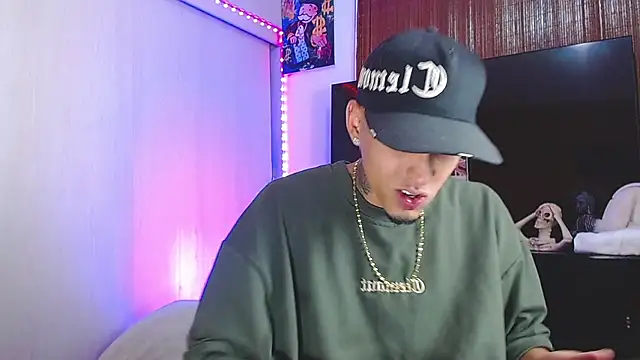 Liam lee online show from November 2025 07:36:01 PM